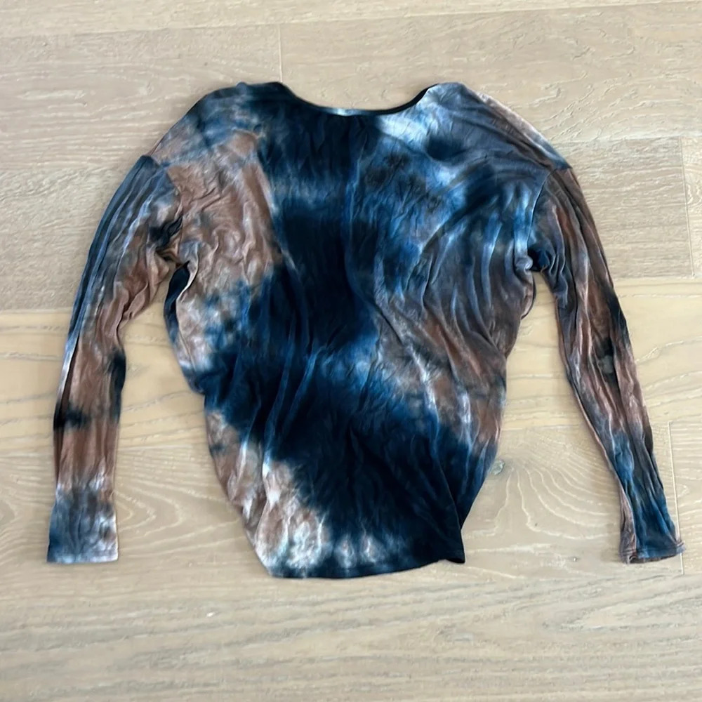 Savvi Athleisure Long Sleeve Tie Dye Open Back Tshirt Tee Brown Blue Pickleball - Picture 2 of 9